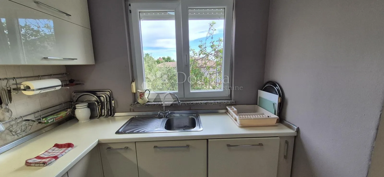 kuća sa 2 stana i bazenom - slika 25