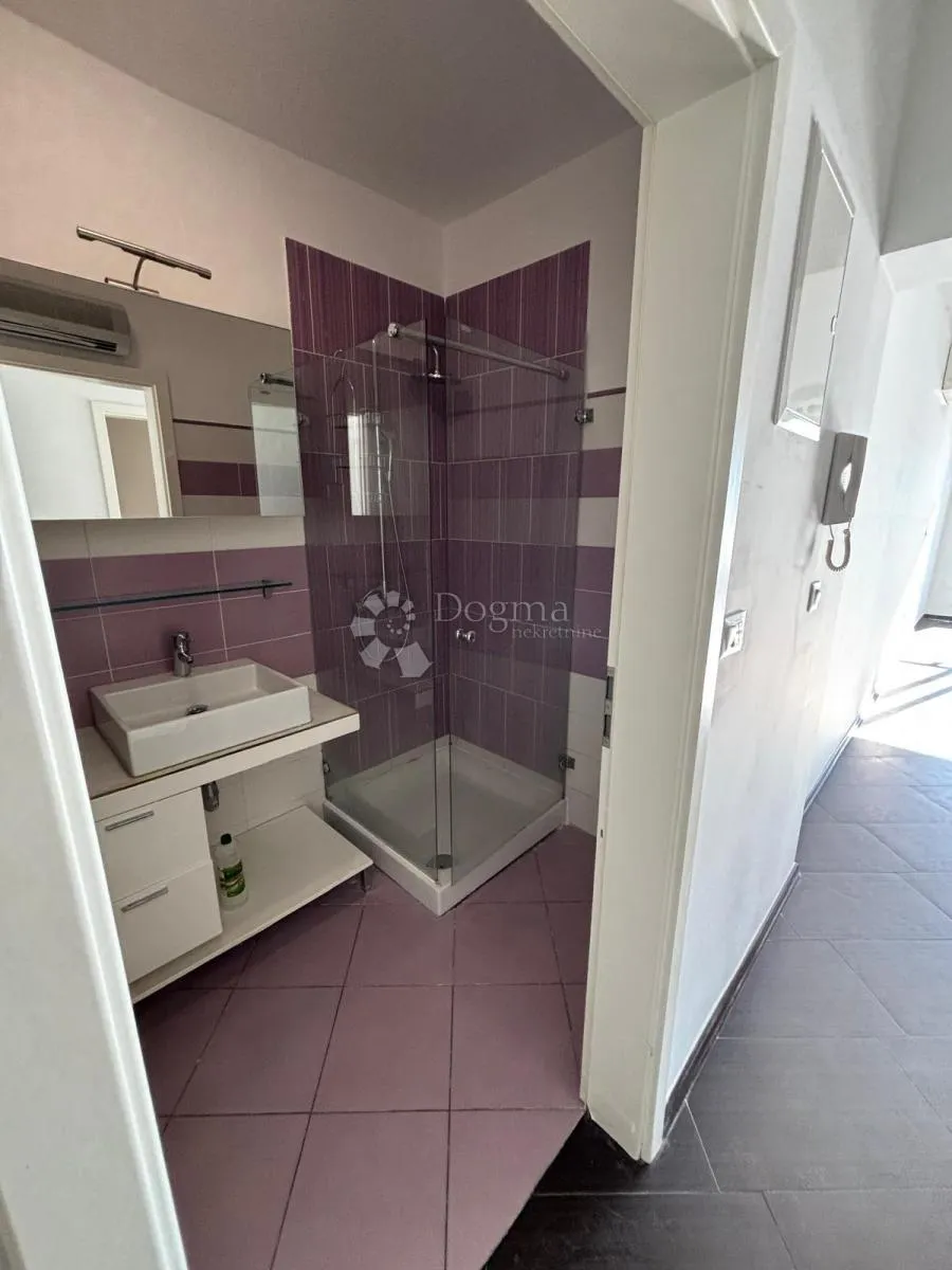apartman na prestižnoj lokaciji, s panoramskim pogledom - slika 13
