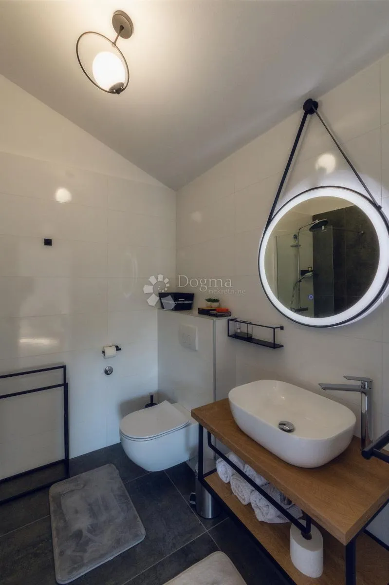 villa sa prekrasnim pogledom na more i bazenom - slika 20