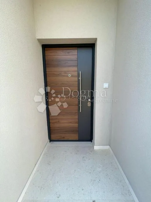vodice duplex kuća na atraktivnoj lokaciji sa prekrasnim pogledom - slika 16