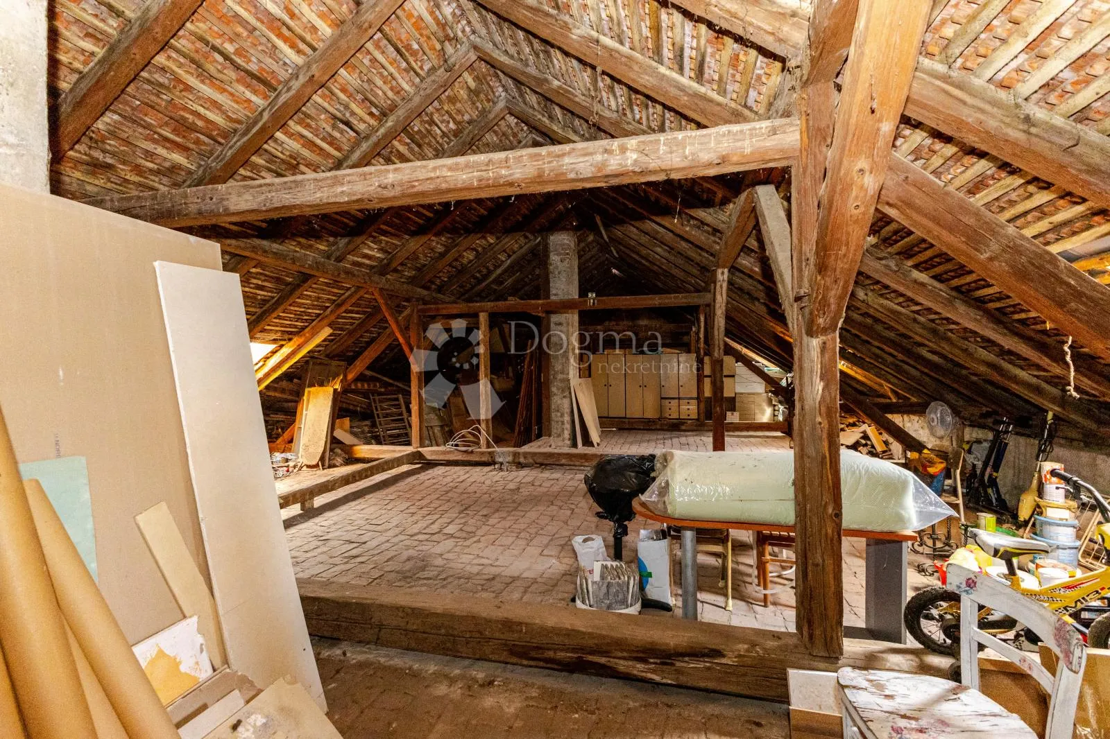 potkrovlje 133 m² u centru varaždina – investicijska prilika - slika 9