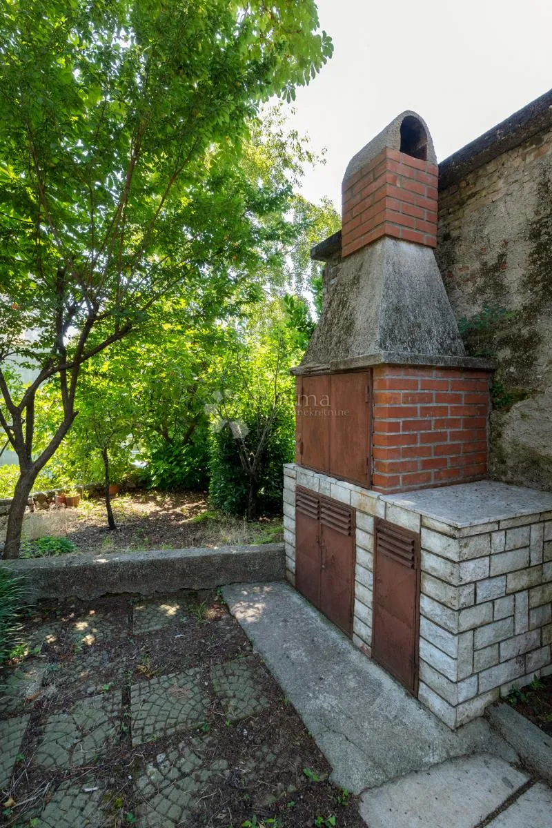 stan sa vrtom u neposrednoj blizini grada - slika 21