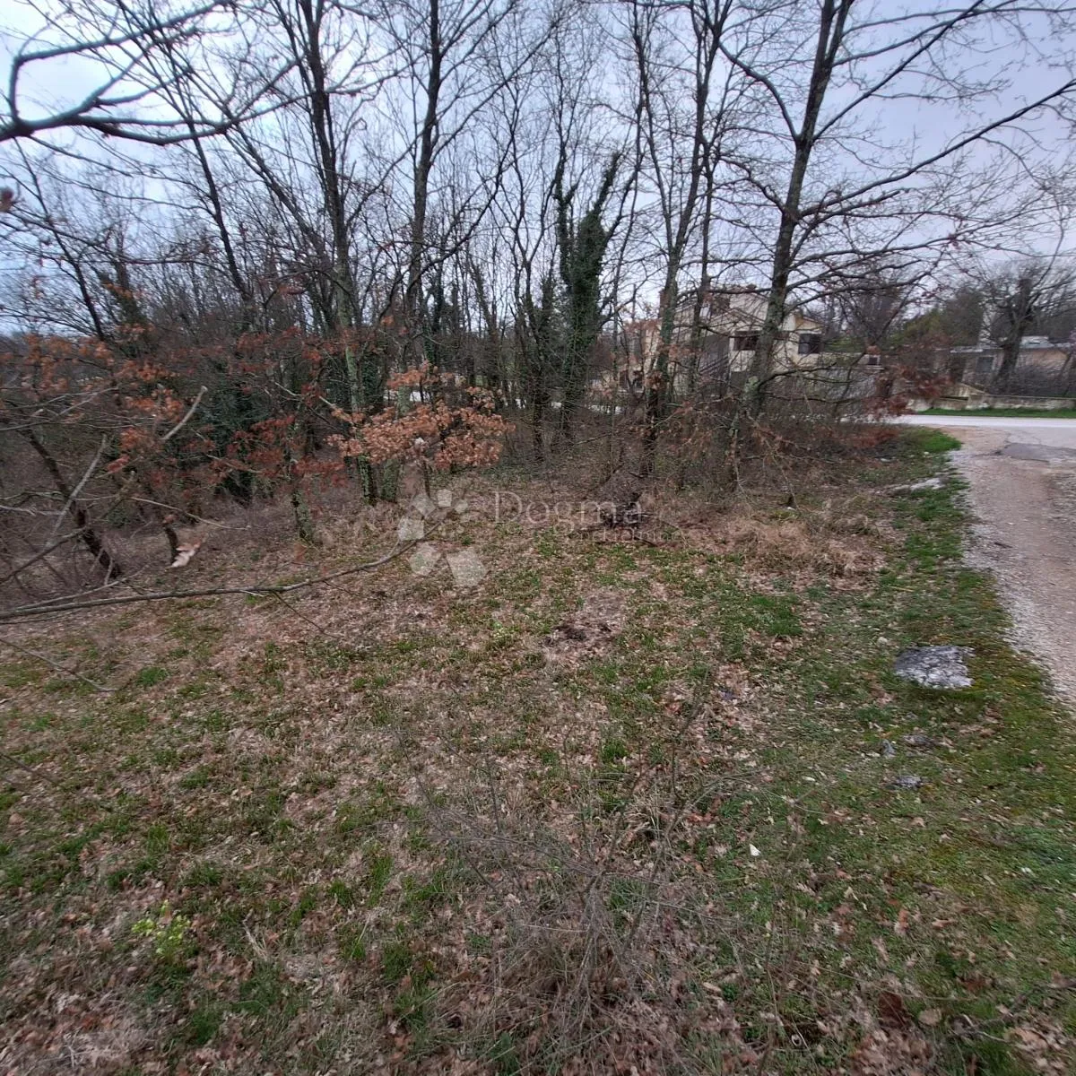 građevinsko zemljište - 914m2 - slika 3