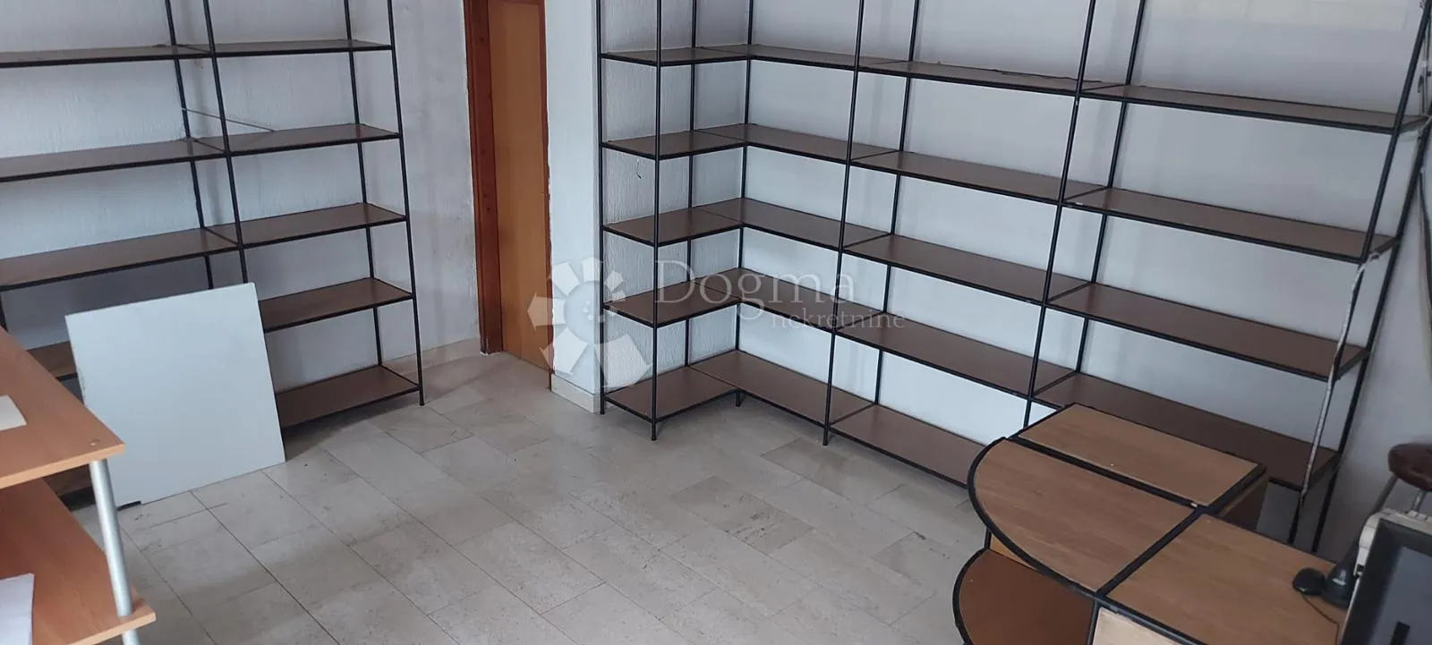 kuća na rivi s poslovnim prostorom - slika 8