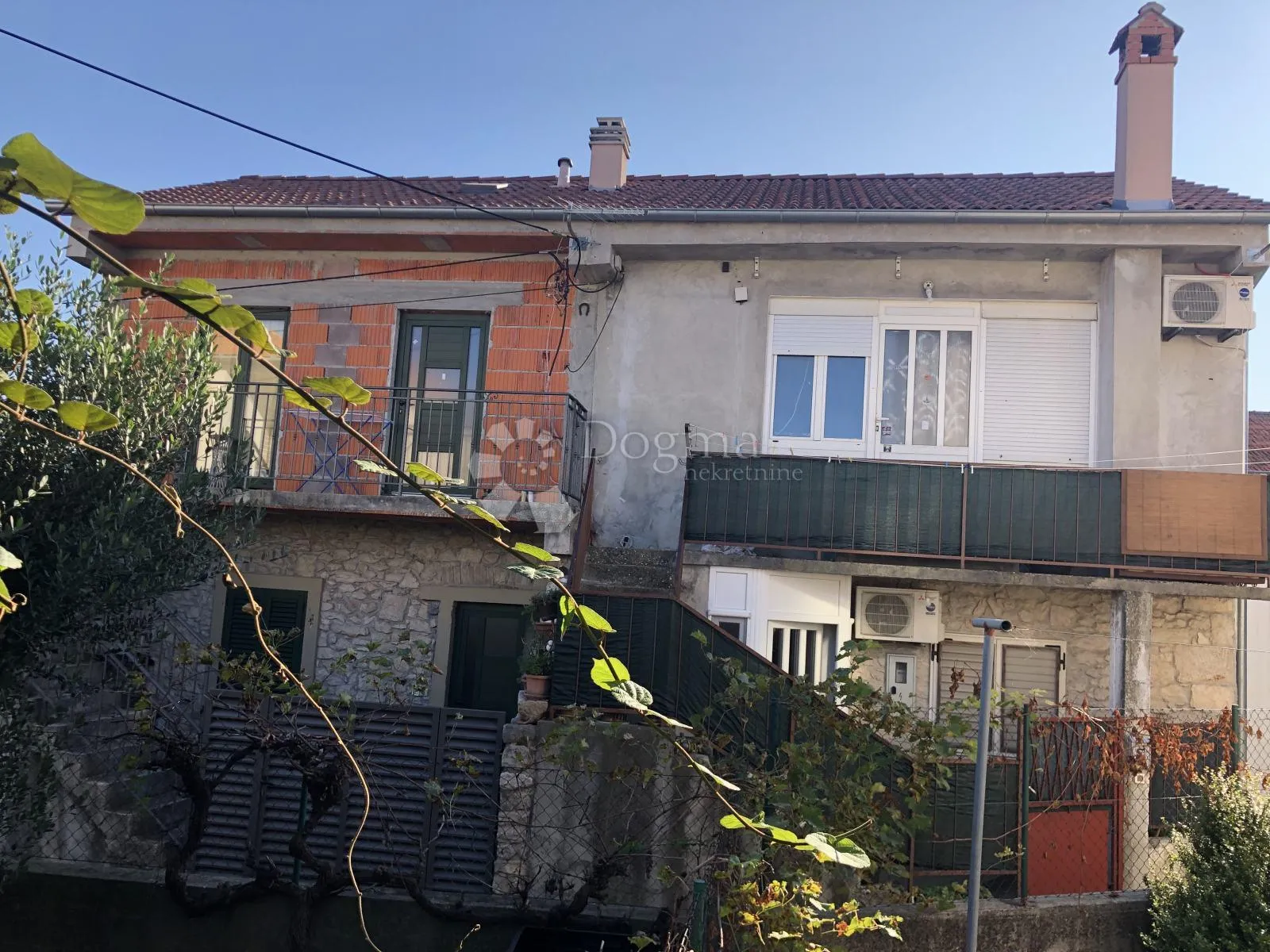 kuća s potencijalom 200m od mora - slika 3