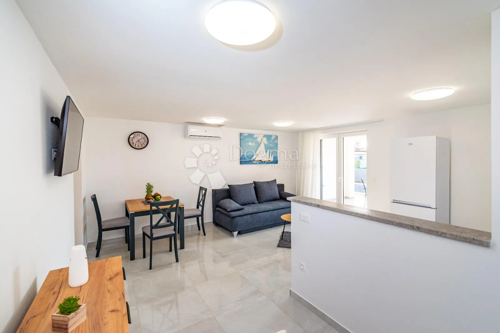 kuća s bazenom i pogledom na more – novigrad - slika 3