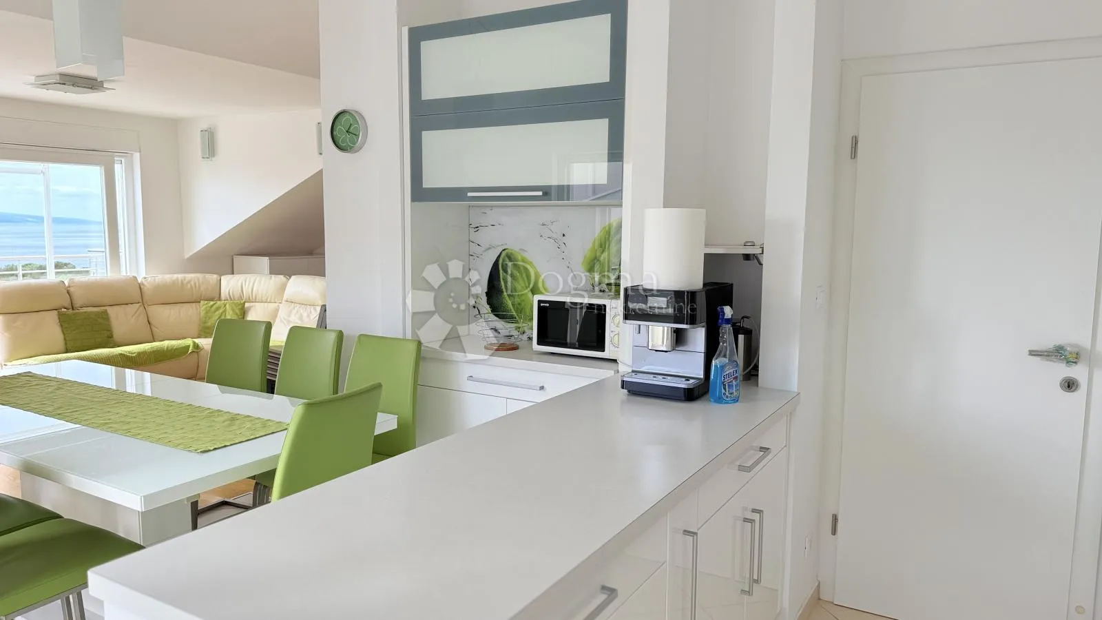 penthouse u baškoj vodi – dvoetažni, kompletno namješten - slika 5
