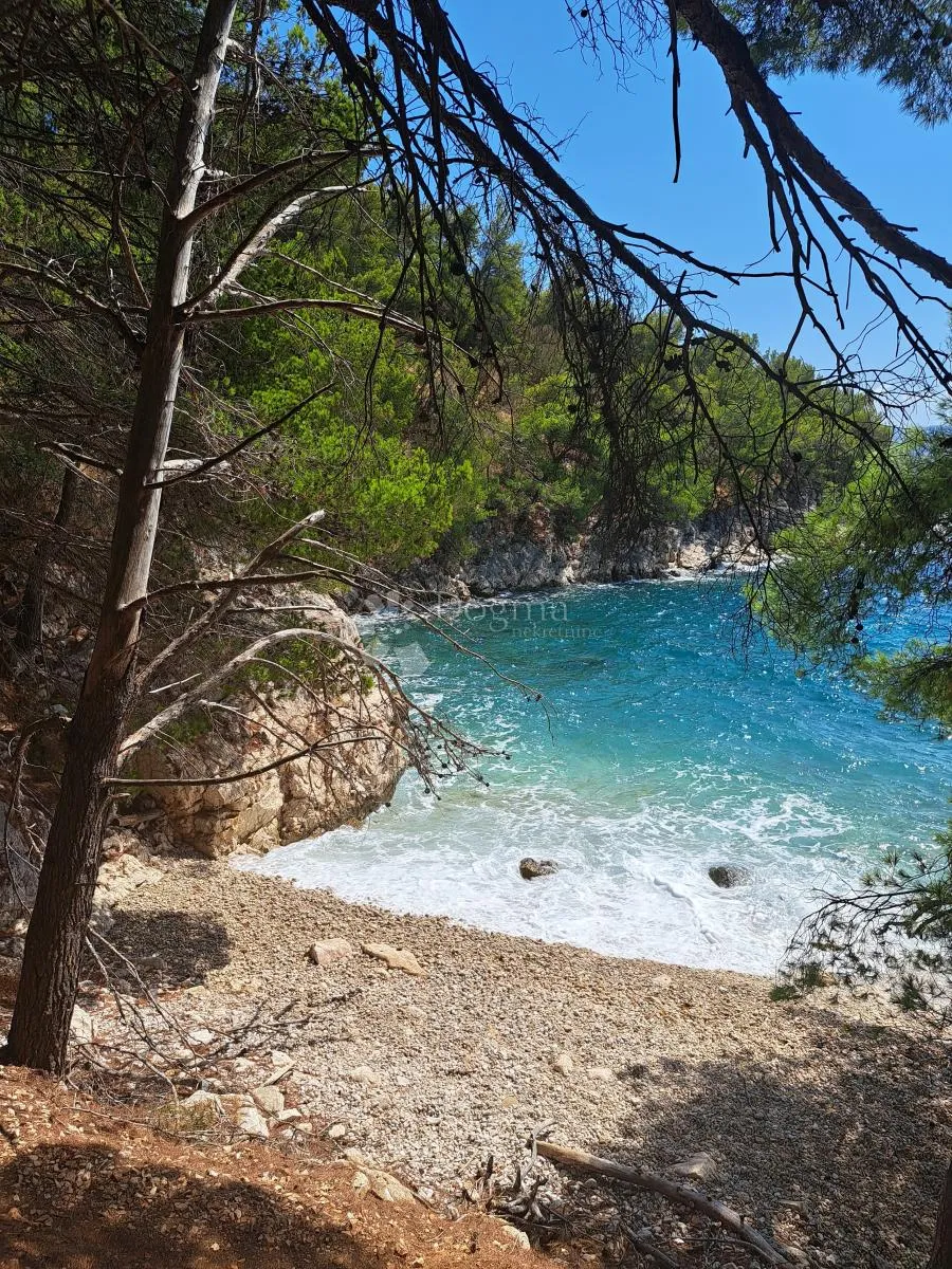 atraktivno građevinsko zemljište na otoku braču - slika 4