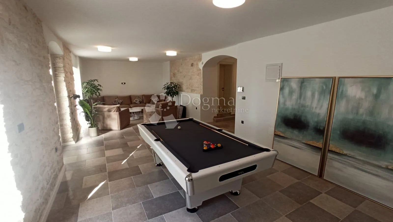 potpuno renovirana austrougarska villa u srcu pule - slika 24