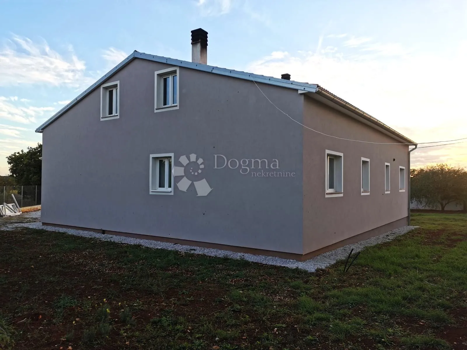 kuća sa velikom okućnicom - prilika! - slika 4