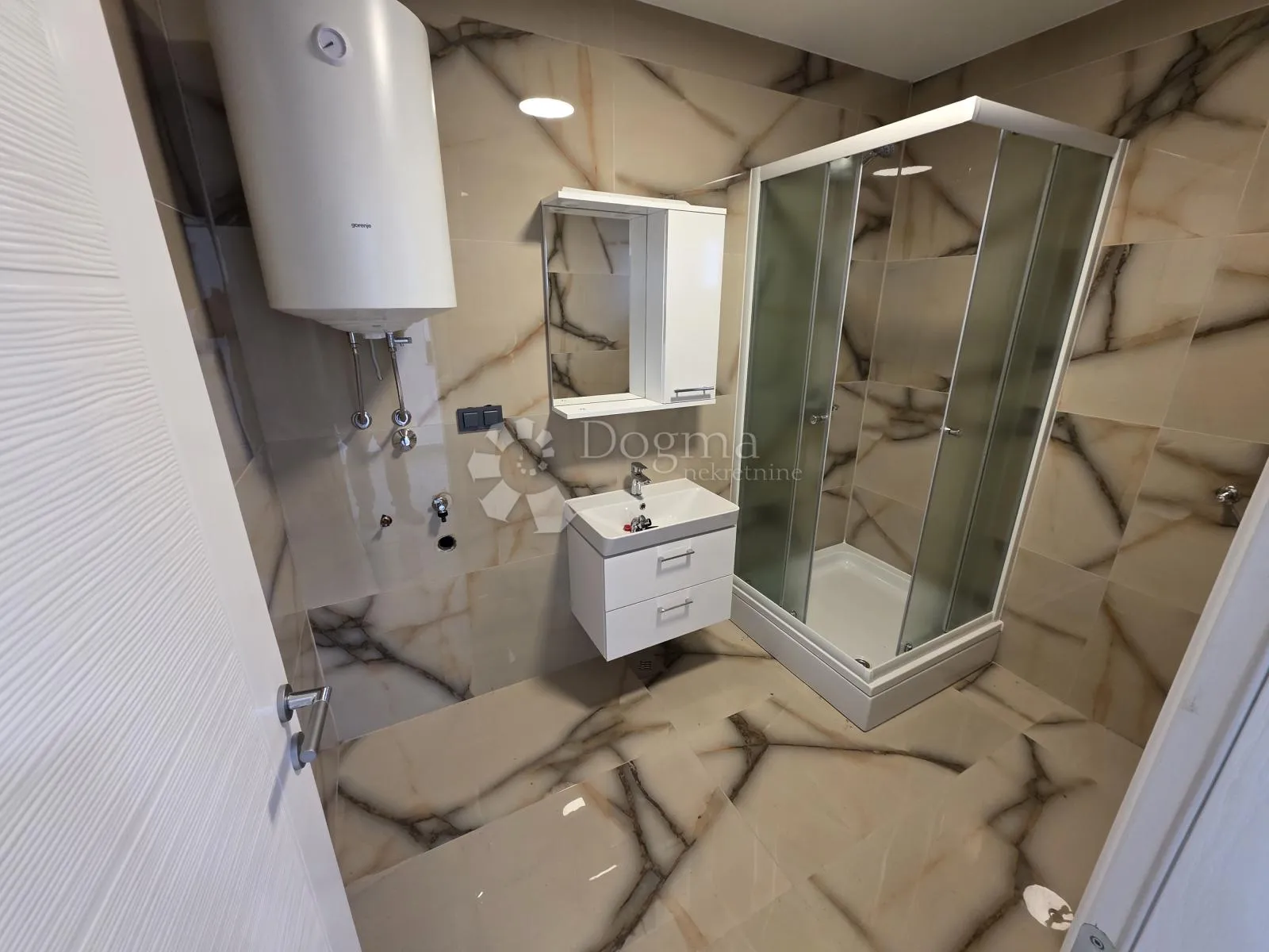 u popunosti renoviran stan sa okućnicom u zlataru površine 96m² - slika 8