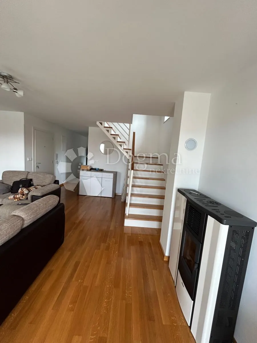 dvoetažni apartman u mirnom okružju - slika 2