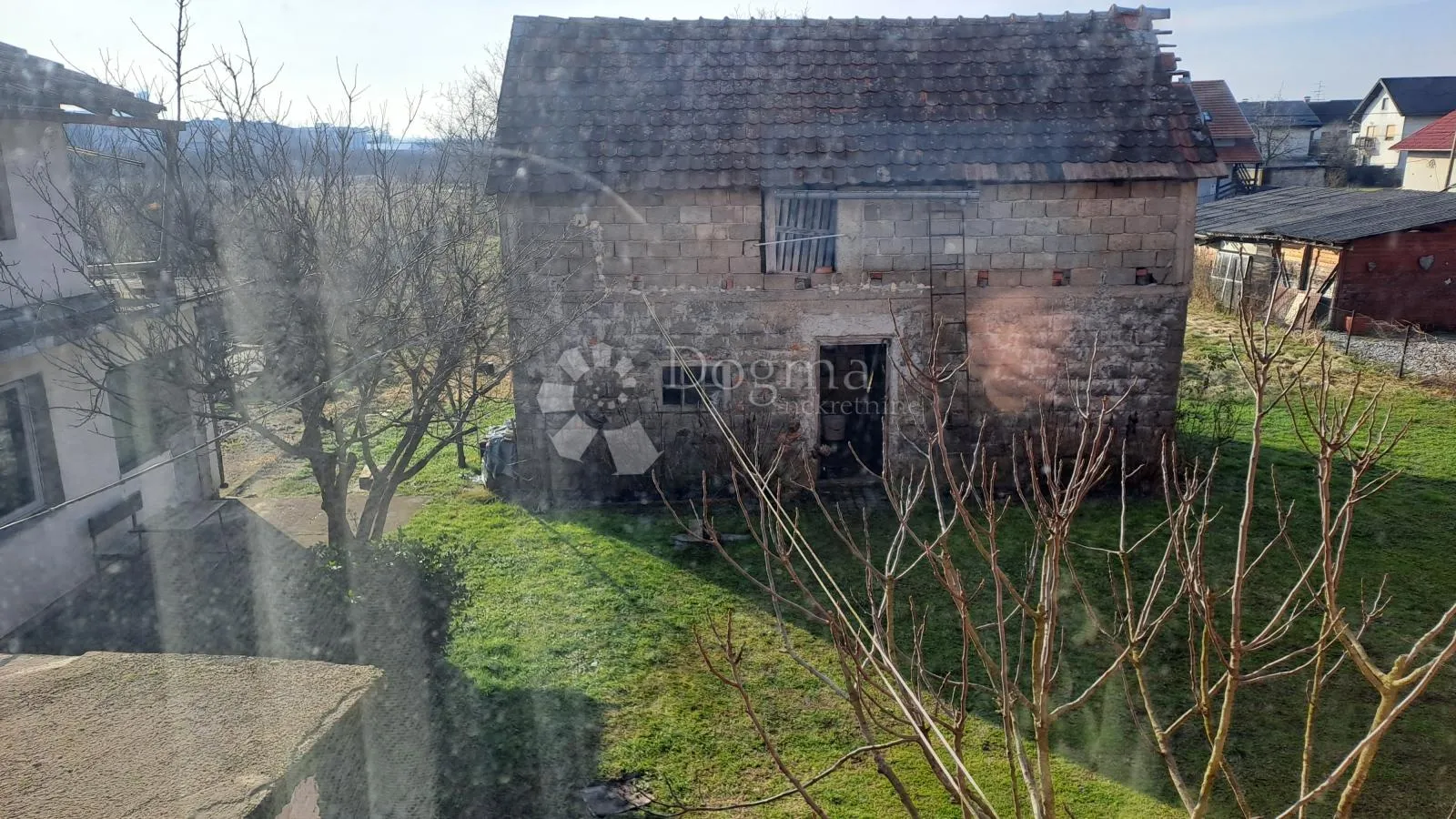 izvrsna lokacija, kuća s 3 stana - slika 5