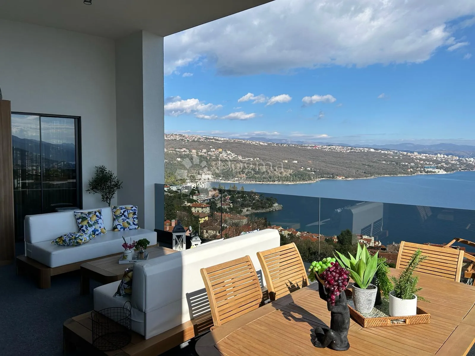 opatija ekskluzivna nekretnina 227m2-s nevjerojatnim pogledom na opatiju - slika 3
