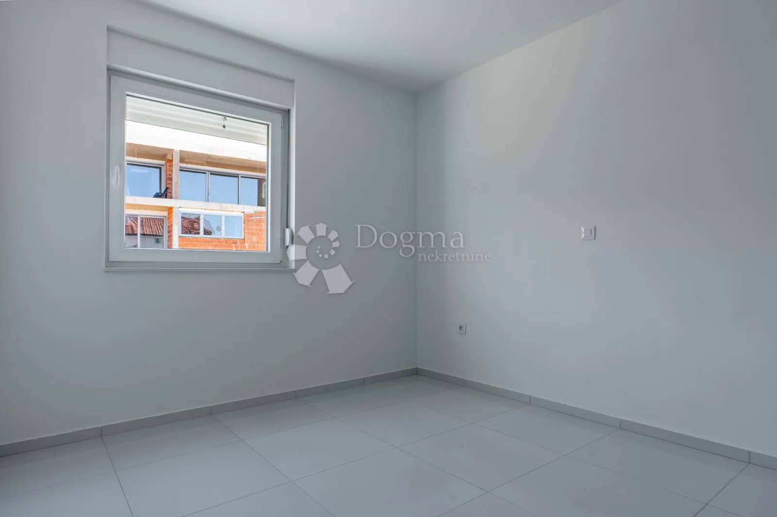 prekrasan veliki apartman u blizini mora - slika 7