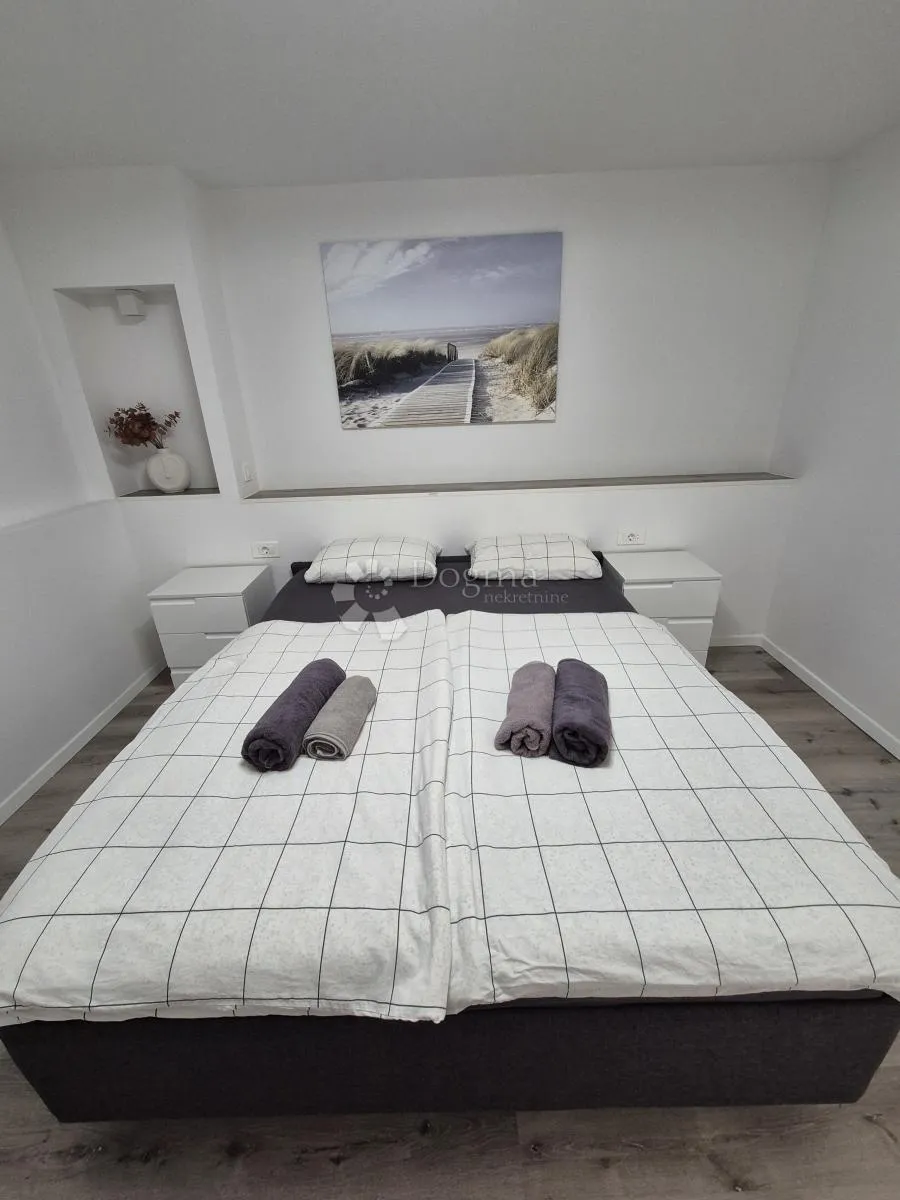 višestanbena kuća s 11 apartmana - slika 12