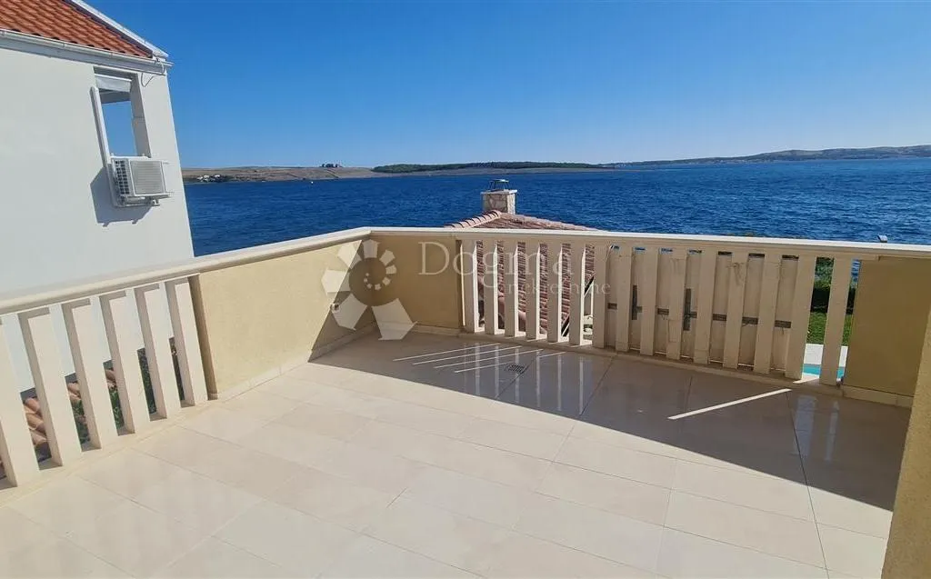 luksuzan apartman pored mora u povljani - slika 3