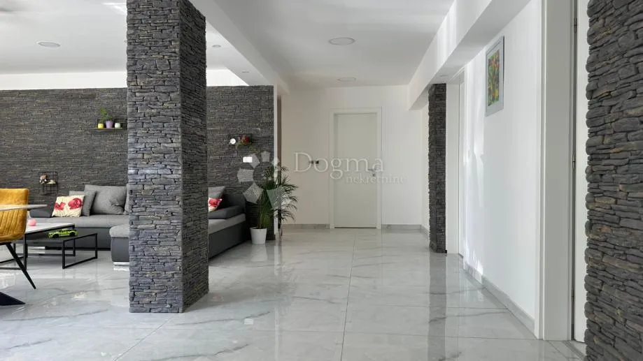 urbana vila novogradnja na rabu - slika 6