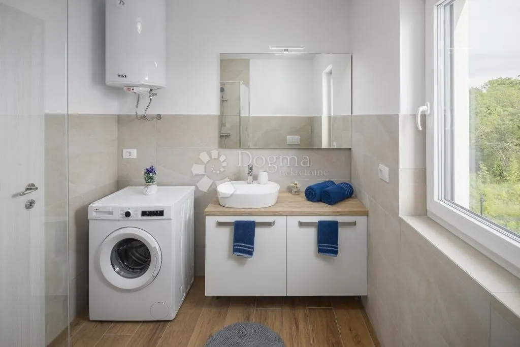 moderna dvojna vila s bazenom i 4 spavaće sobe, pogled more - slika 10