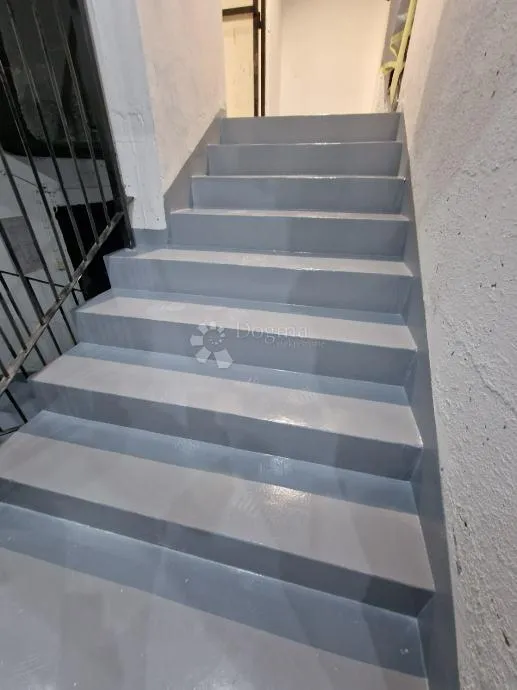 najam poslovnog prostora 555 m² – trešnjevka - slika 9