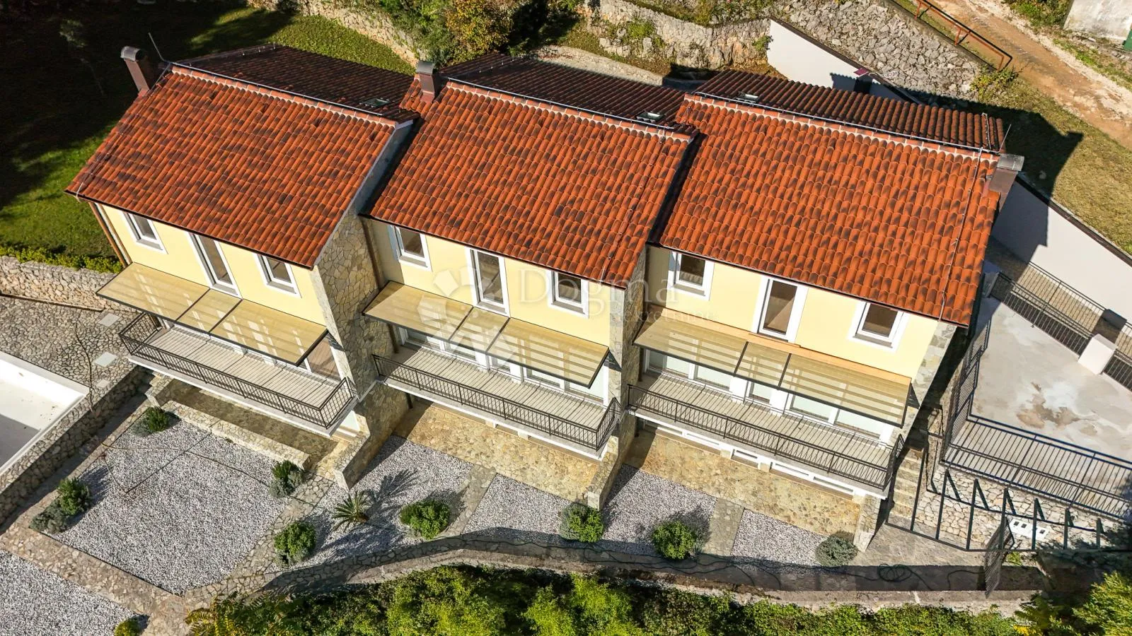 premium kuća u nizu – bazen, garaža, podno grijanje - slika 31