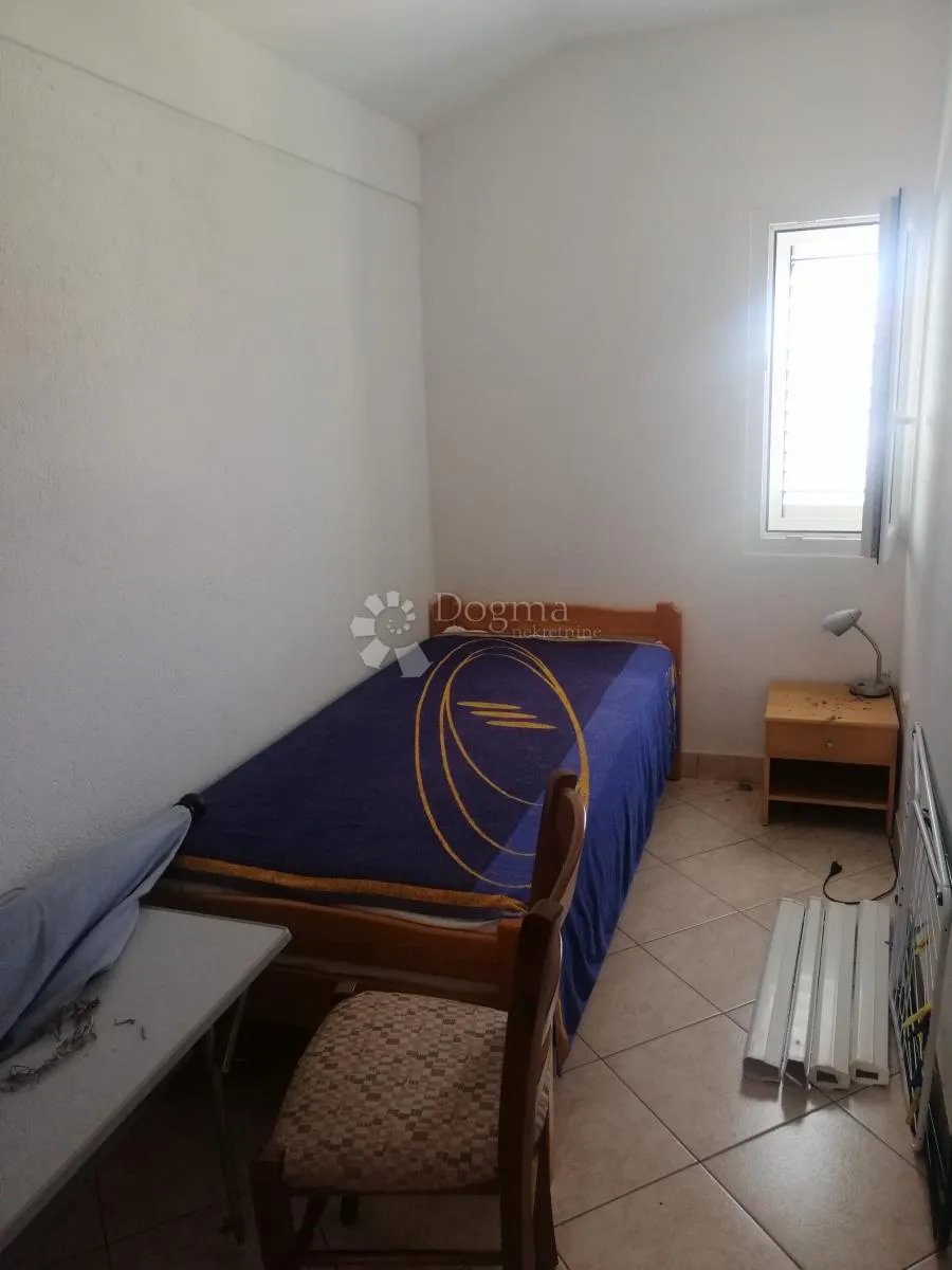 tribunj - kuća s 9 apartmana + građevinska parcela 418 m2 - slika 39