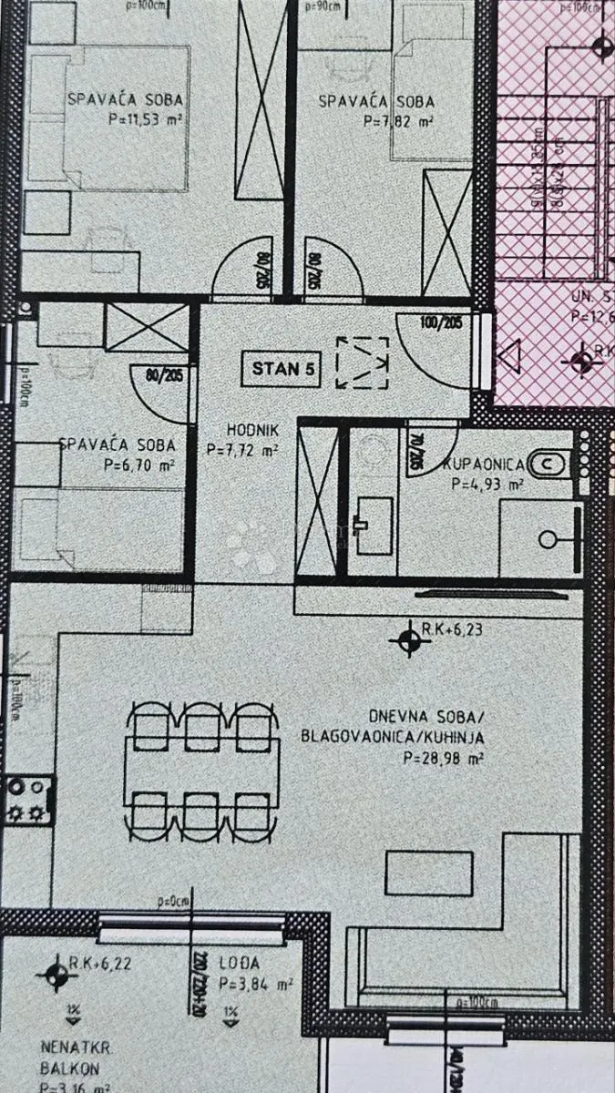 trosoban stan s 2 garažna parking mjesta u novogradnji! kaštel lukšić - slika 3
