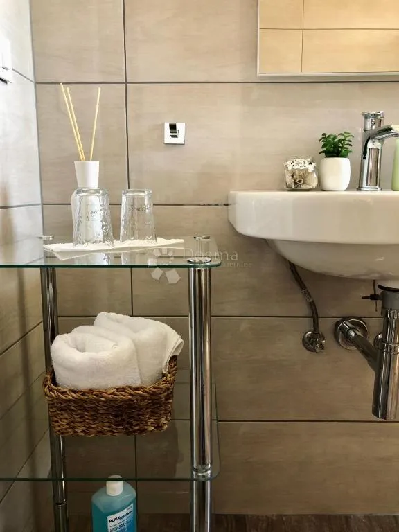 kuća na pagu s velikim dvorištem - 310m2 - slika 29