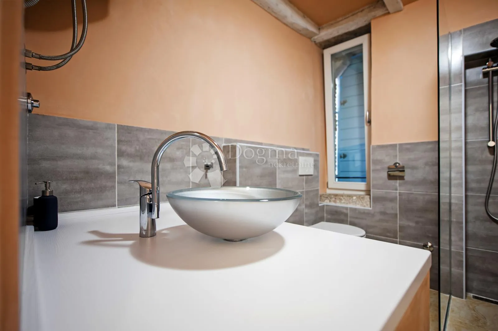 rovinj - sniženo! kuca s 3 apartmana u srcu starog grada - slika 41