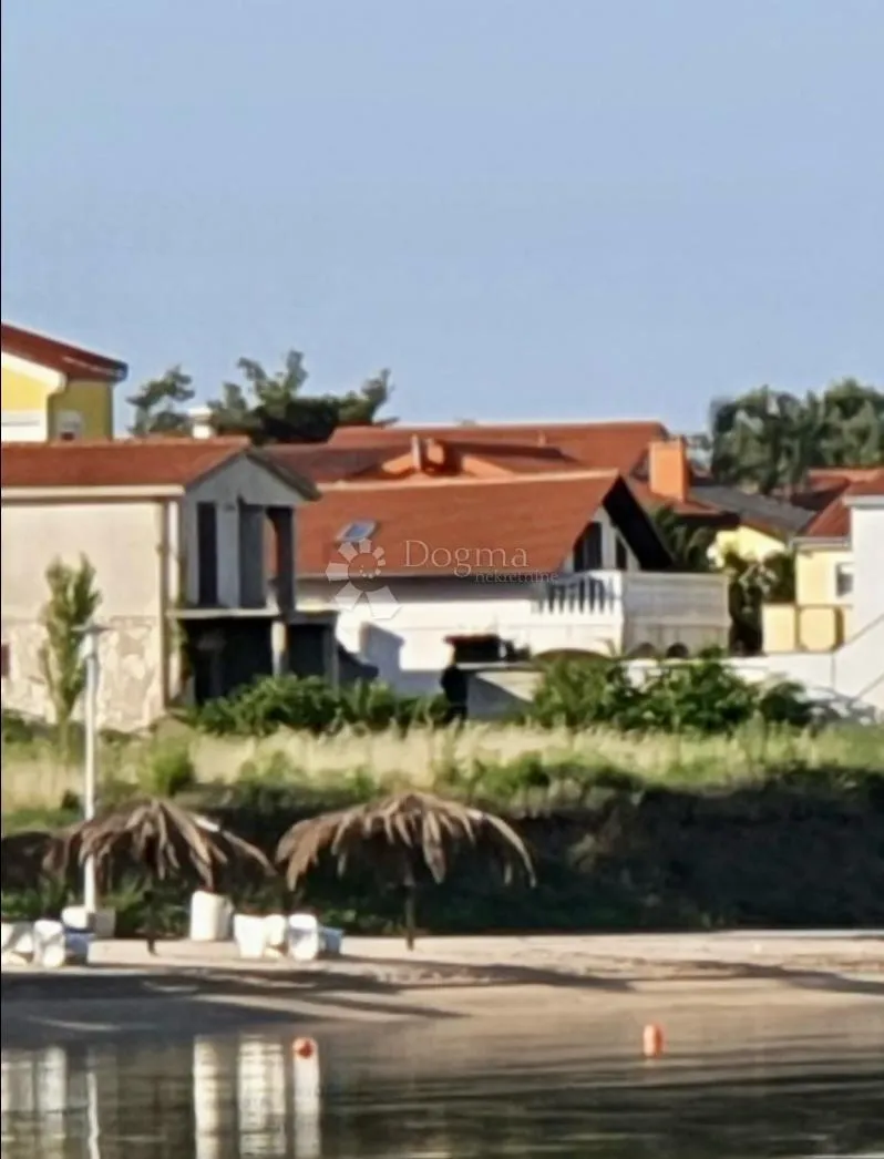 kuća za adaptaciju – drugi red do mora, vrsi – zukve - slika 5