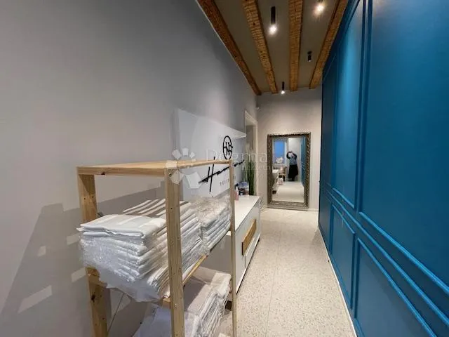 iznajmljujem tri sobe i dva apartmana u samom centru grada - slika 18