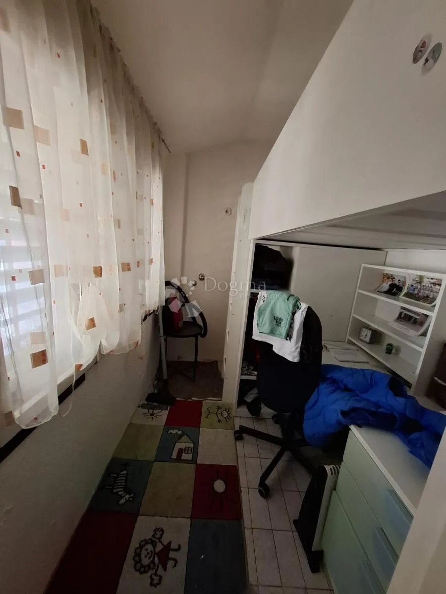 kuća s dvorištem vrapče, parcela 240 m², 2 cjeline - slika 14