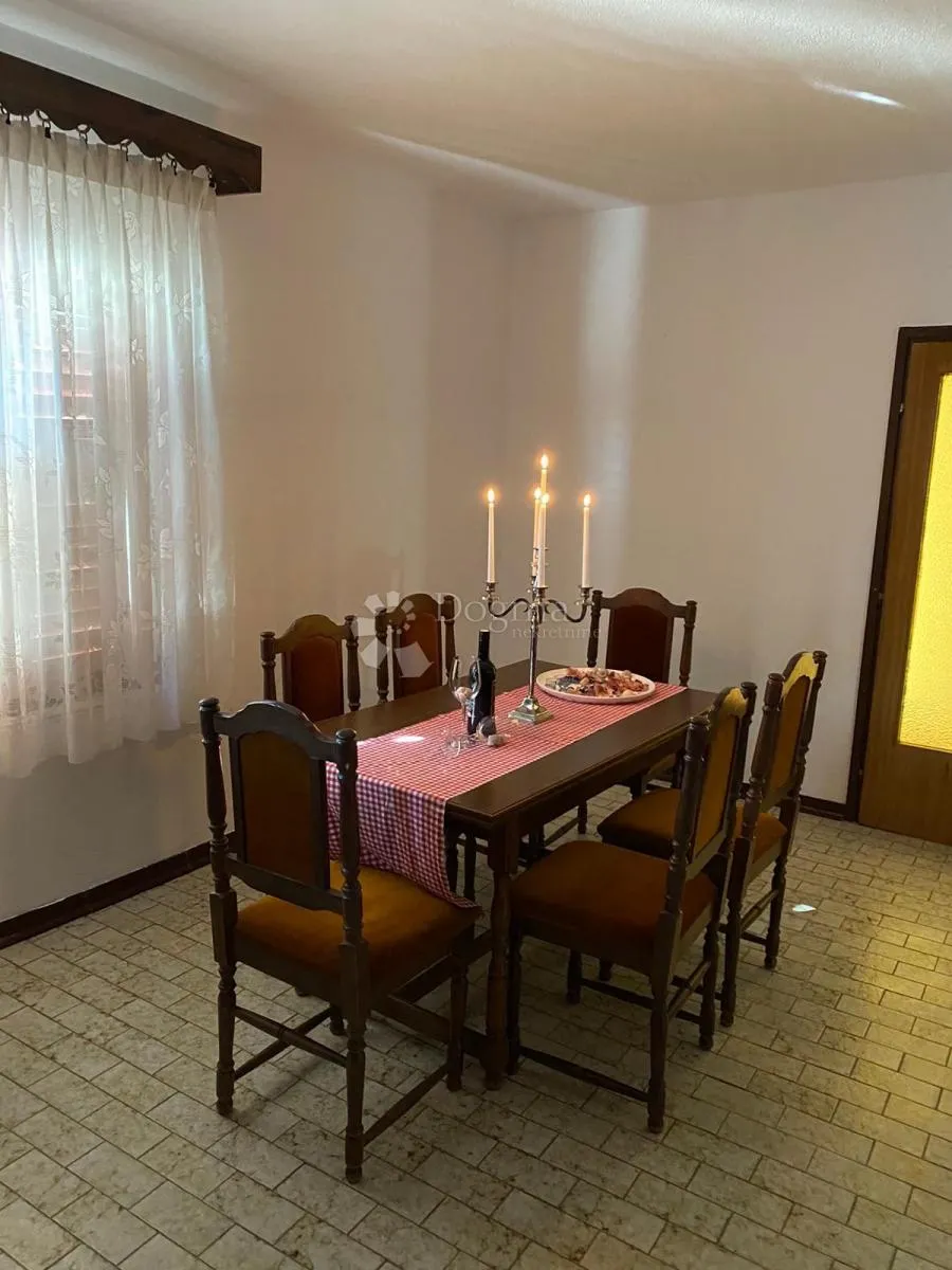 apartmanska kuća na 10-tak km od buzeta! - slika 6
