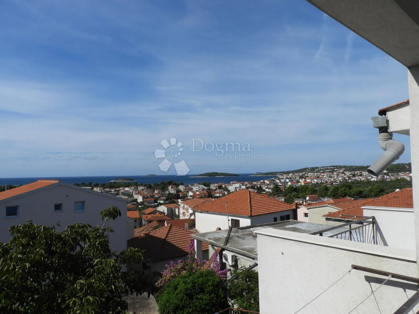 rogoznica - apartmanska kuća sa spektakularnim pogledom - slika 3
