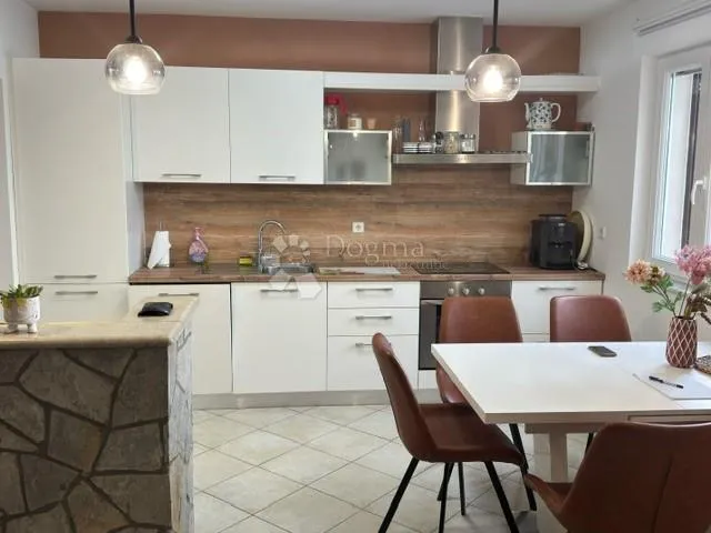 pinezići - apartman s pogledom na more - slika 2