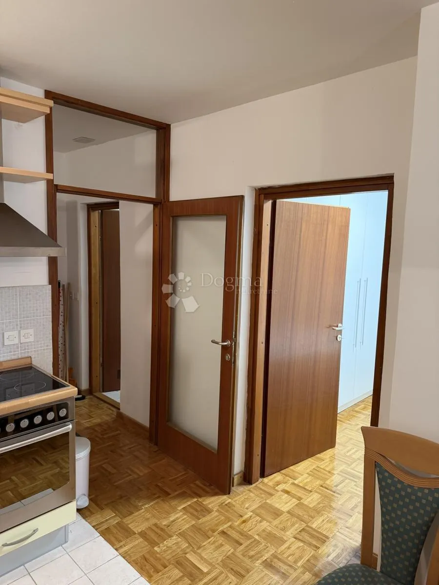 apartman 67m2 s garažom i spremištem - slika 18