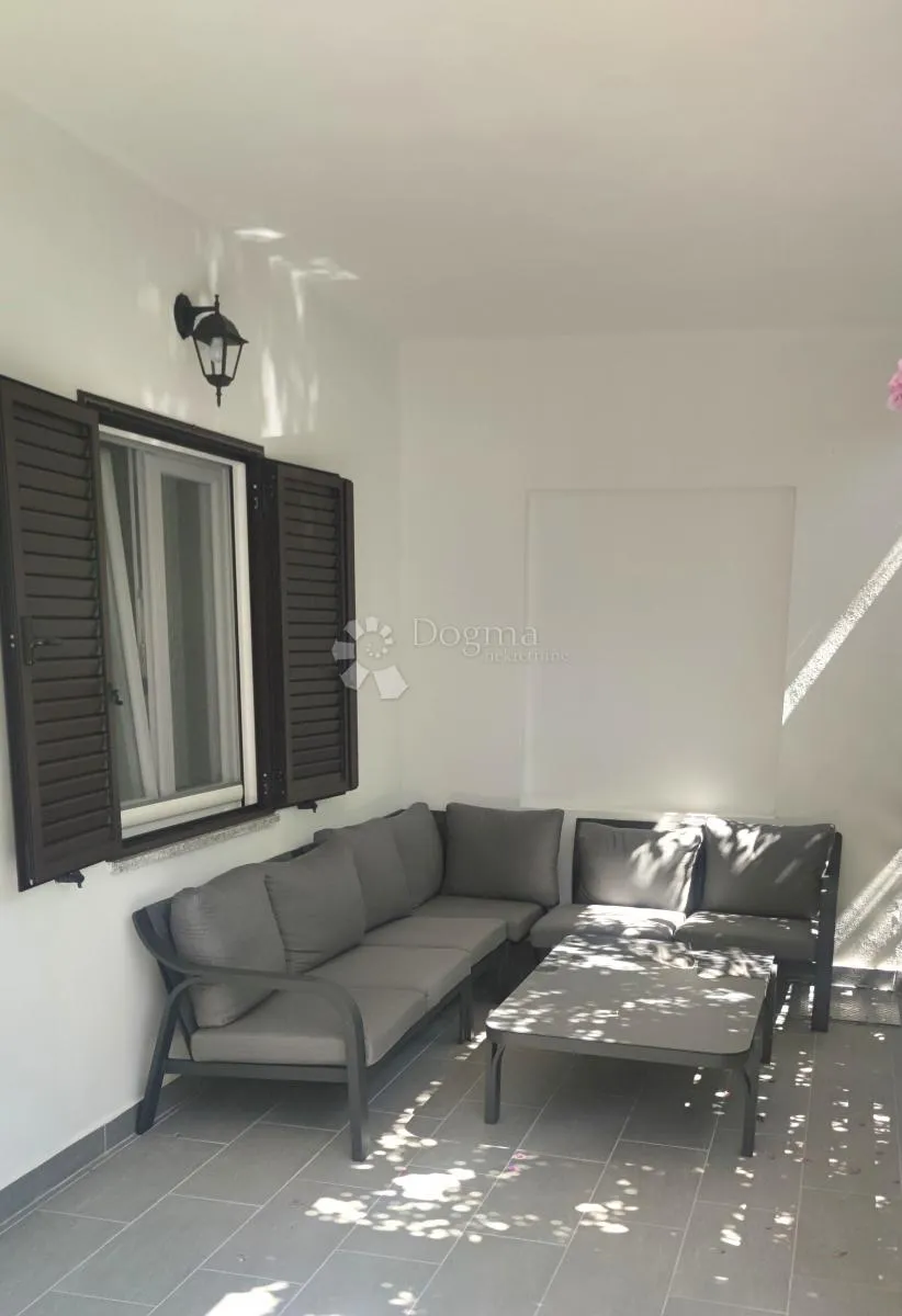 kuća na samo 20 m od uređene plaže! - slika 27