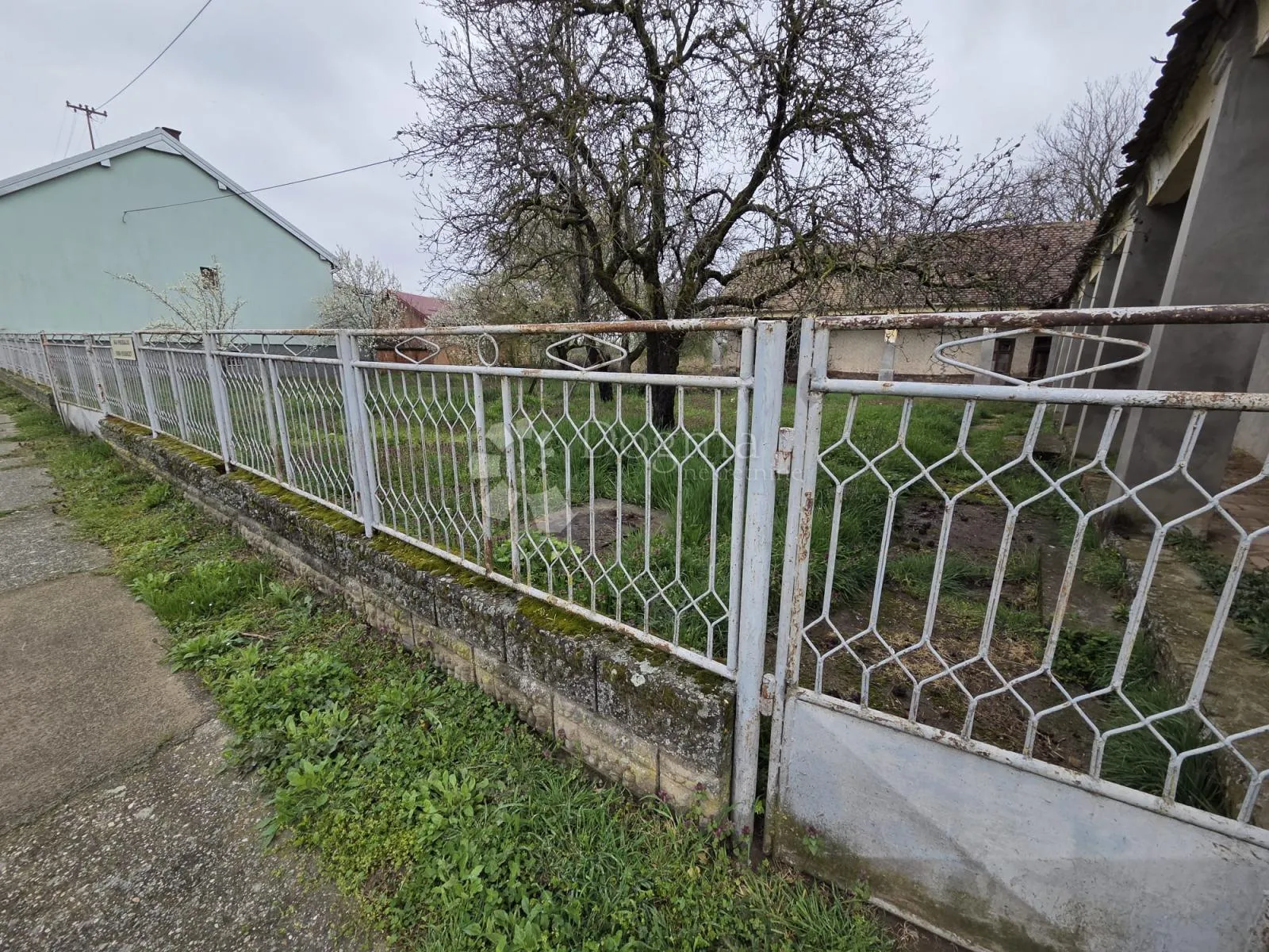 kuća 325 m² + 1 ha zemlje, glavna cesta – b. manastir - slika 4