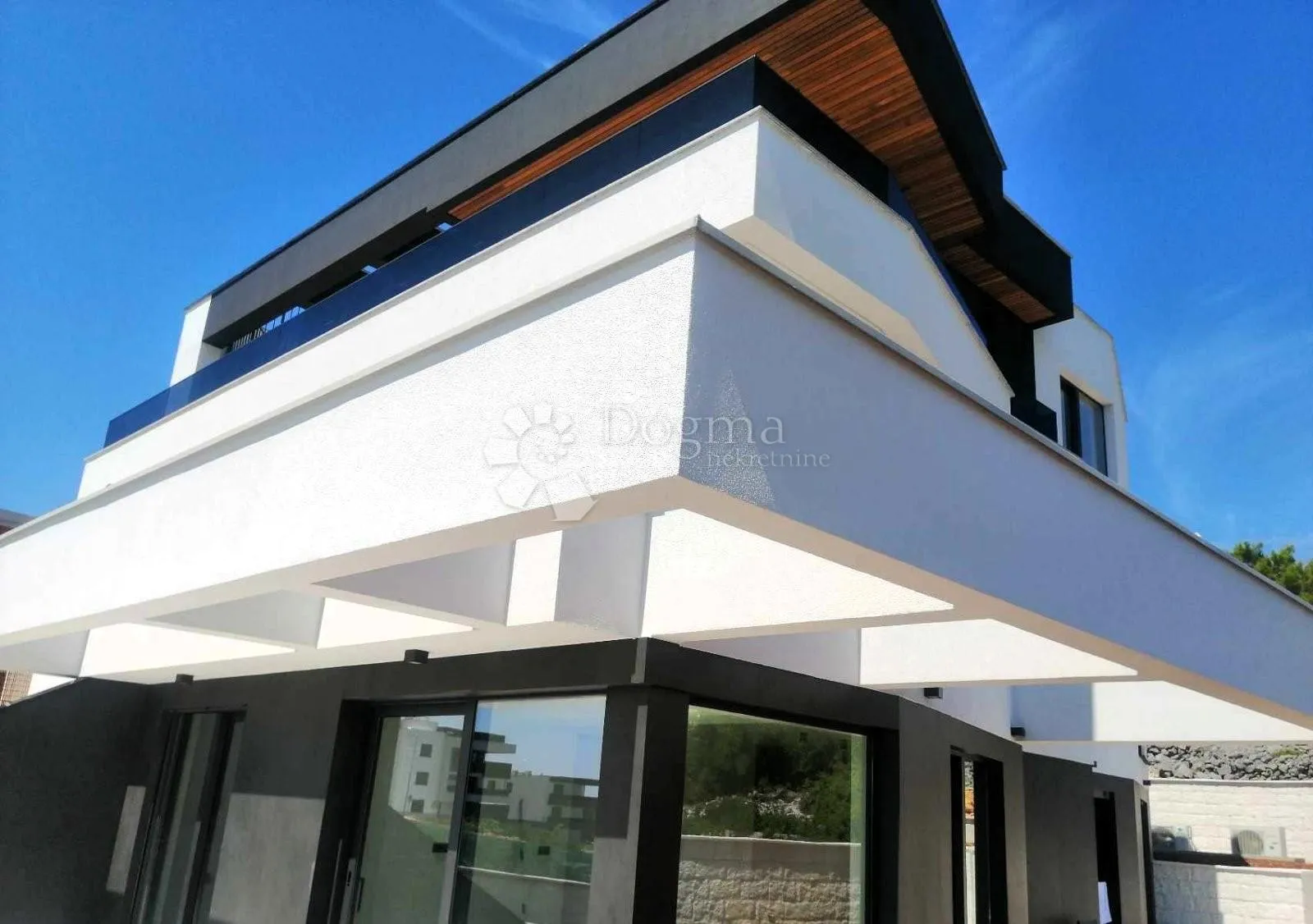 penthouse sa pogledom na more - slika 2