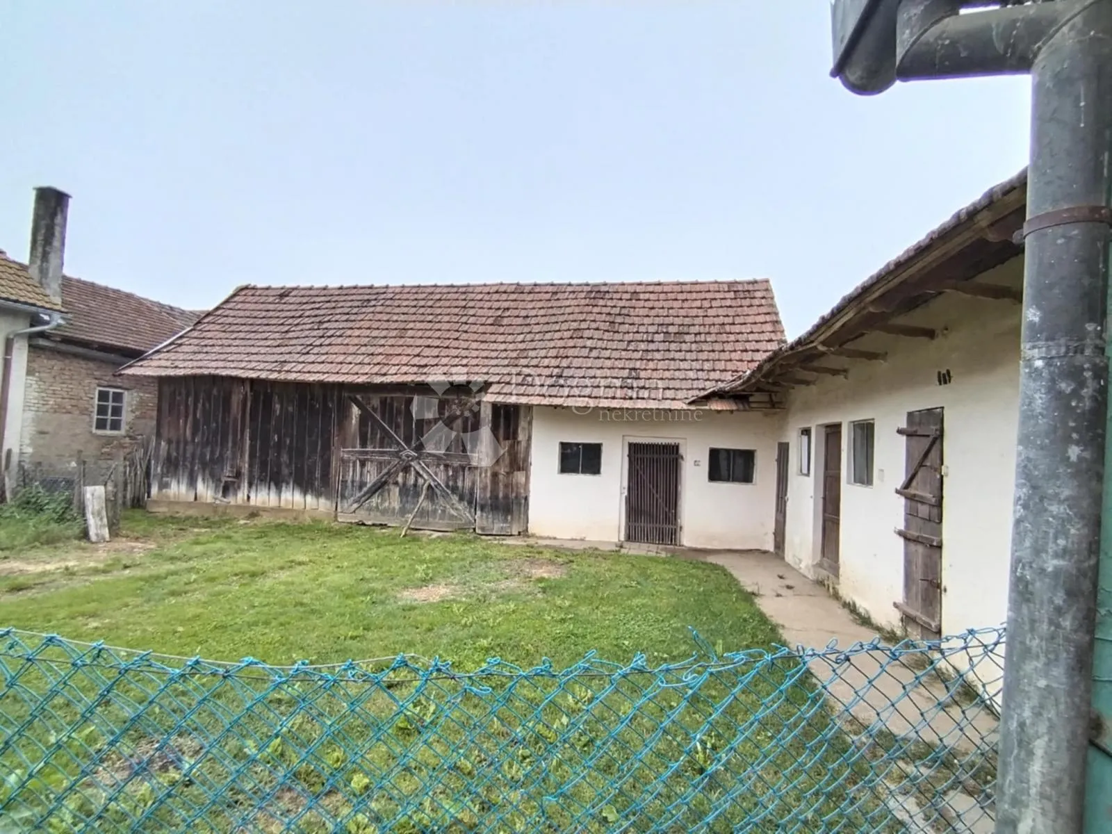 obiteljska kuća s gospodarskim zgradama u kozarevcu - slika 27