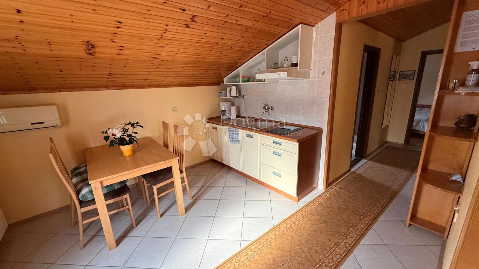 atraktivna kuća sa tri apartmana poreč - slika 5
