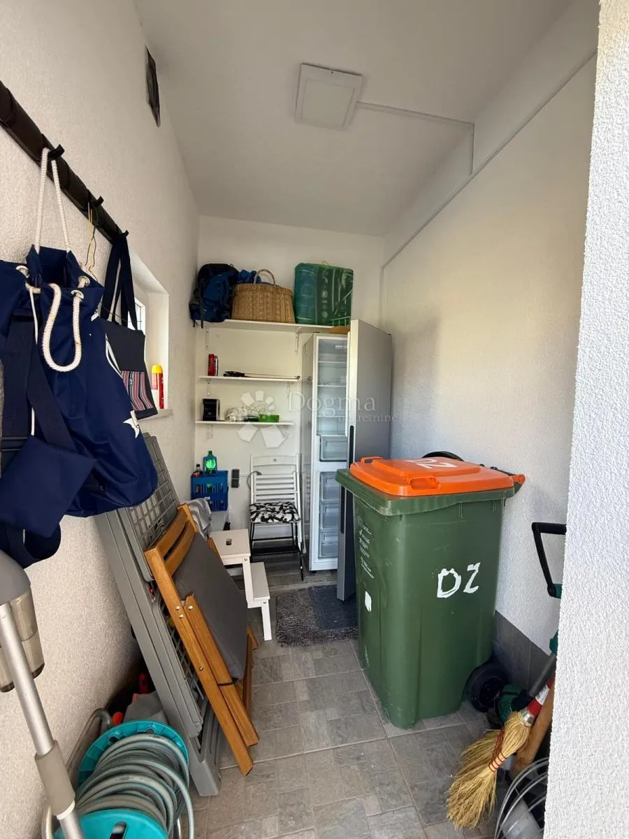 apartman novo velike terase 200 m od mora sniženo - slika 29