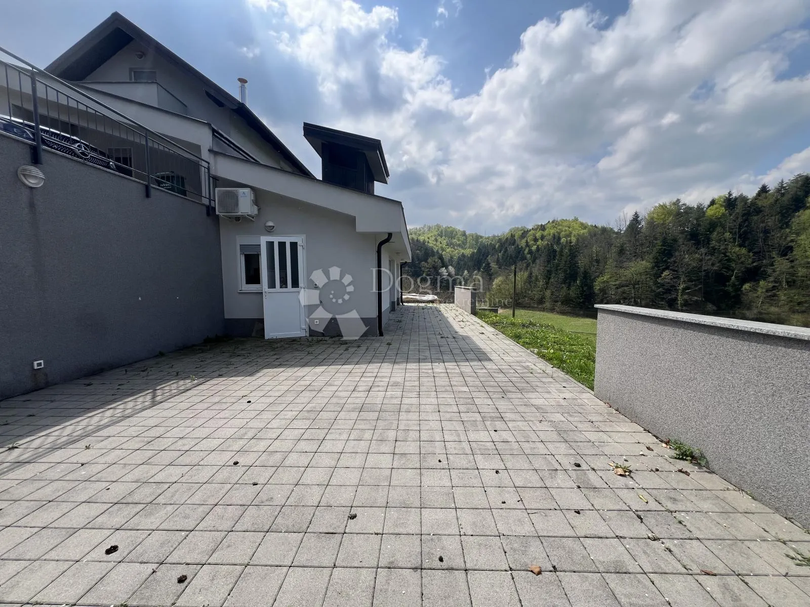 kuća s jacuzzijem i velikom terasom - idealna za odmor ili najam - slika 11