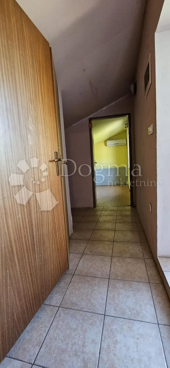 komforna mala kuća od 110m² - slika 13