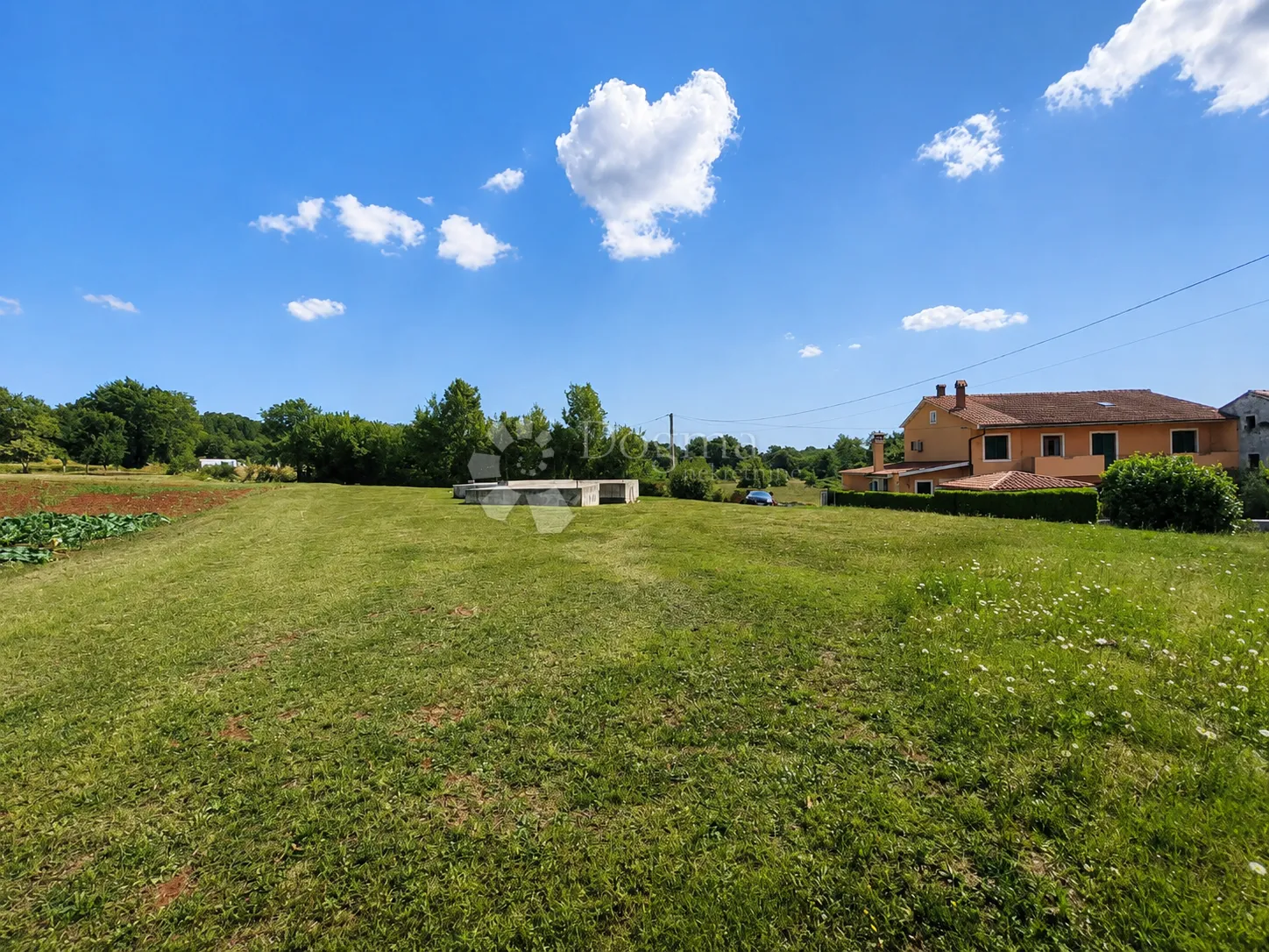 barban – građevinsko zemljište 827 m² s plaćenim komunalijama i započetom gradnjom - slika 2