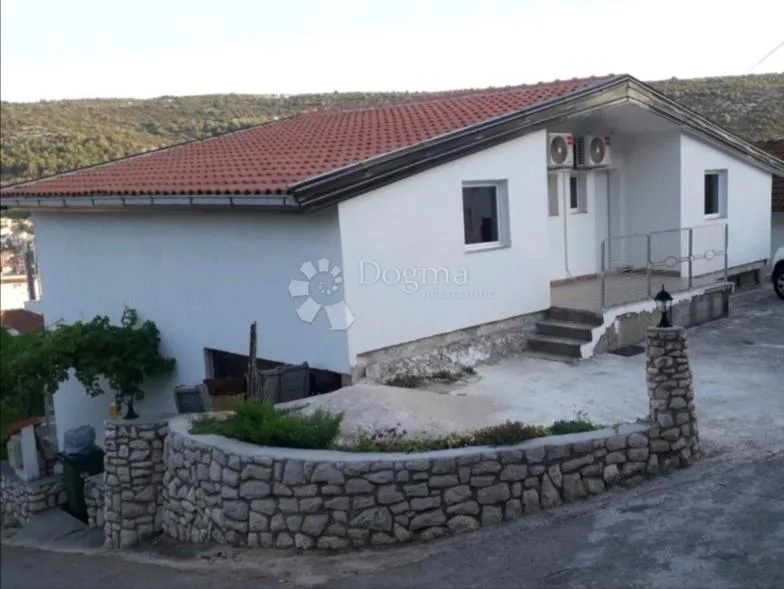marina - kuća sa 4 apartmana i predivnim pogledom na more - slika 2