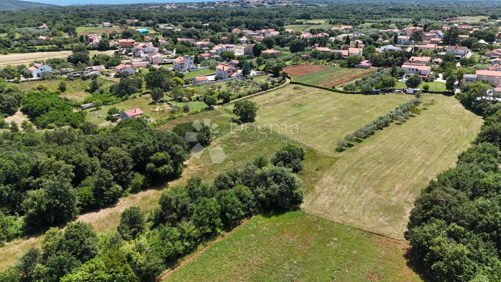 Građevinsko-poljoprivredno zemljište 5.350 m² – Muntić, Ližnjan