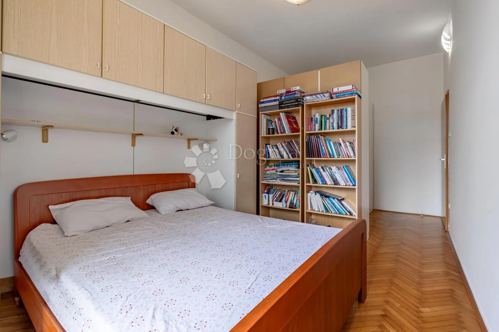 grad krk – elegantan apartman s privatnim vrtom, dvije terase i parkirnim mjestom - slika 13