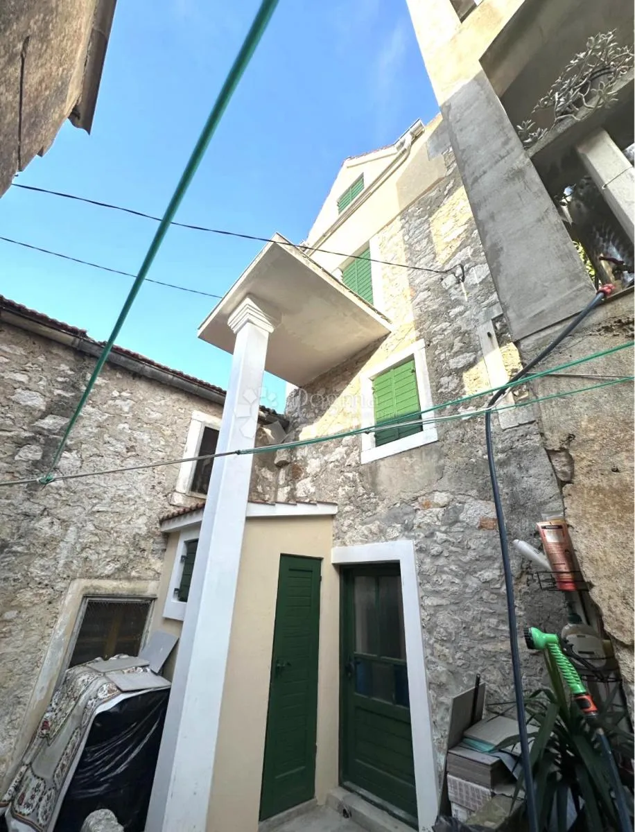 kuća s pogledom na more u gradskoj jezgri - slika 3