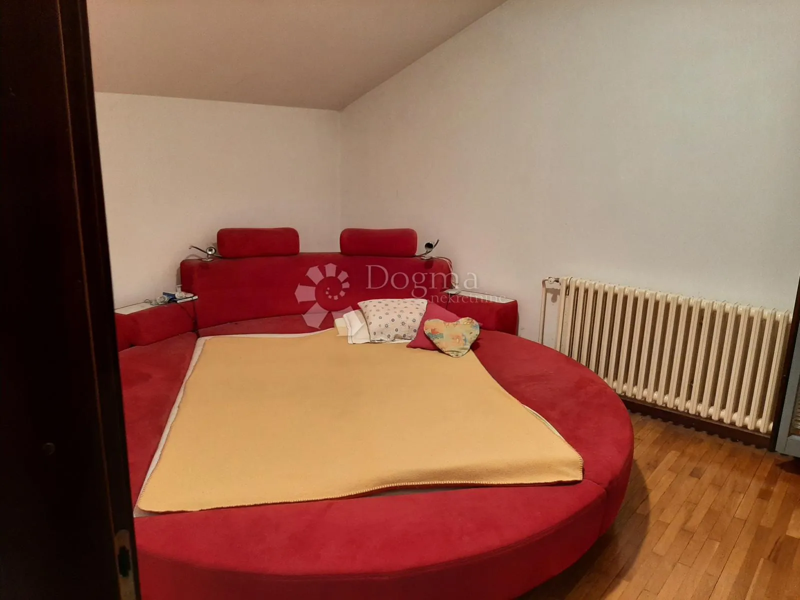 unikatna vila na zapadu zagreba – jedinstvena arhitektura i privatnost - slika 29